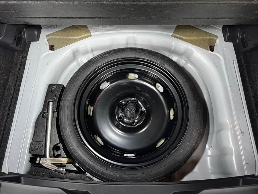 Volkswagen T-Roc 2022 car image #23