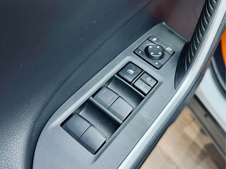 Toyota RAV4 2022 car image #23