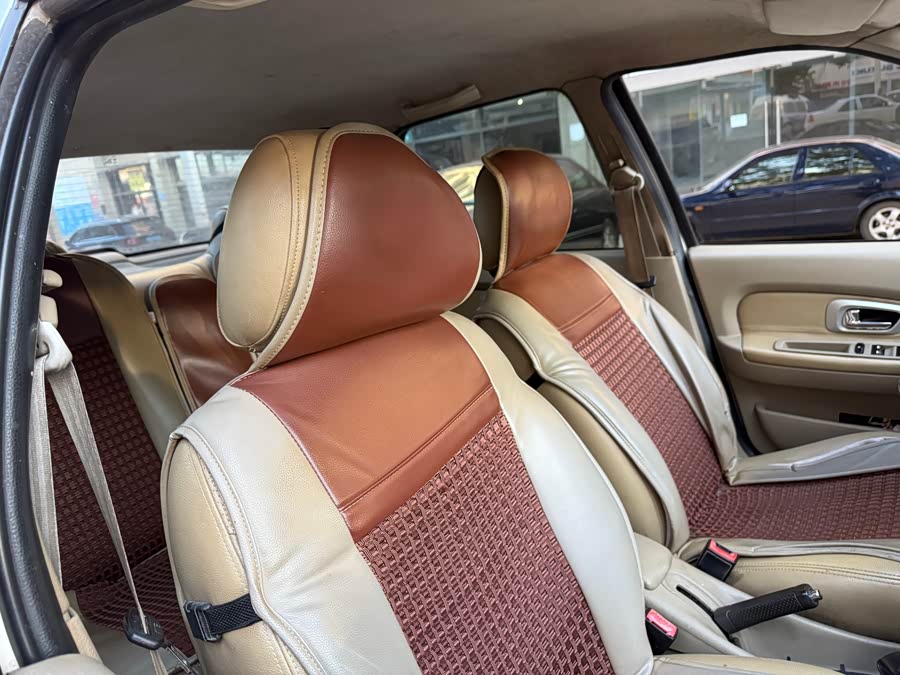 Citroen C-Elysée 2010 imagem de carro #23