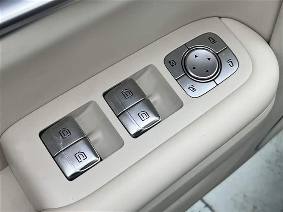 Li L7 2024 #23 Li L7 2024 car image #23