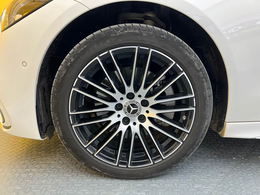 Mercedes-Benz C Class 2024 car image #23