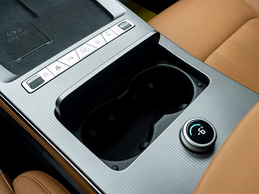 BYD HanL 2025 #23 BYD HanL 2025 car image #23