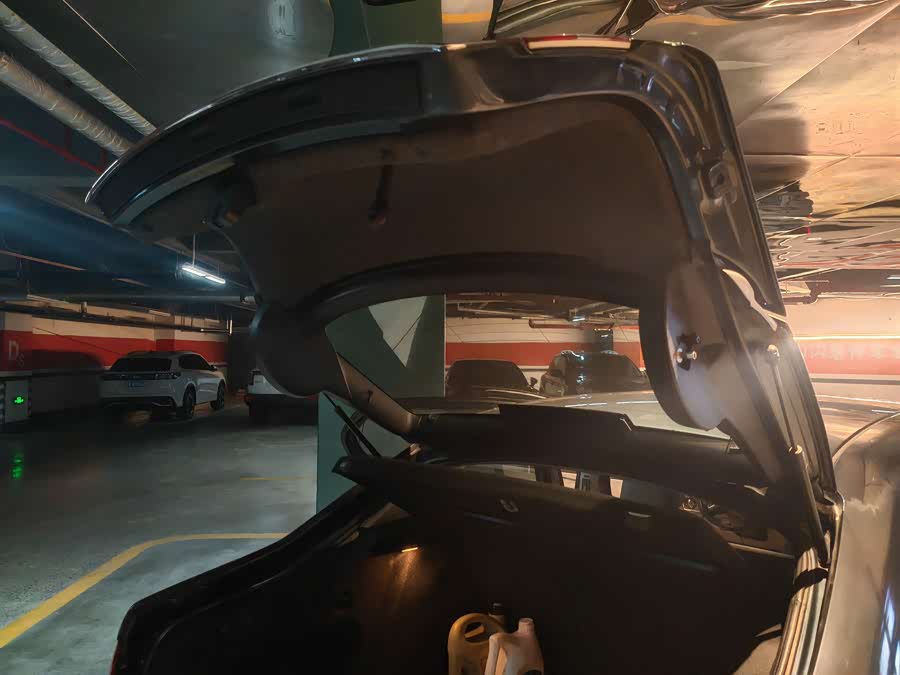 Skoda Superb 2010 car image #23