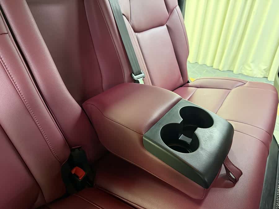 Toyota Tundra 2018 immagine di auto #23