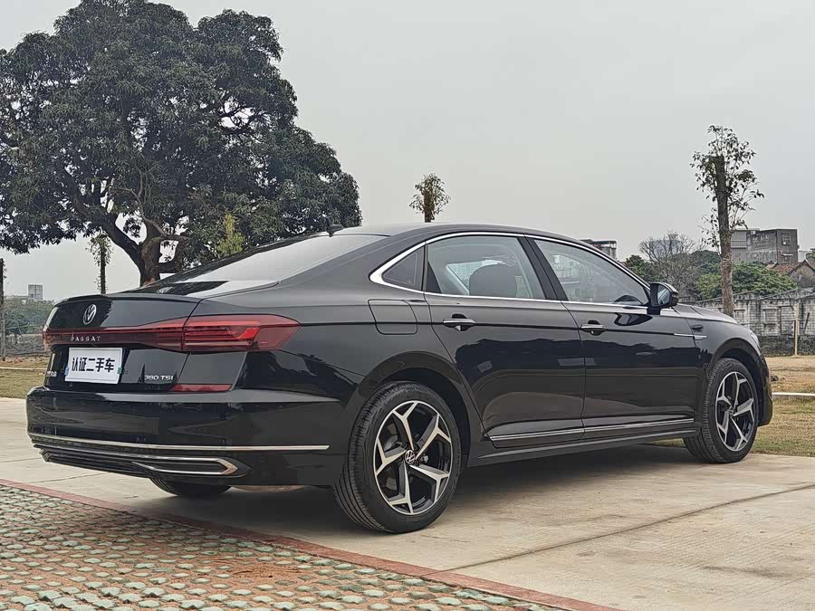 Volkswagen Passat 2023 car image #23
