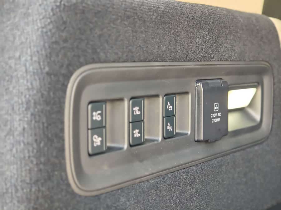 Zeekr 9X 2025 car image #23