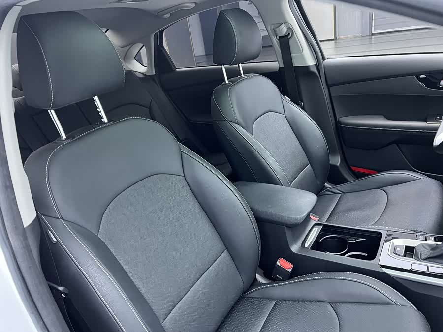 起亚 起亚K3 2022 汽车图片 #23