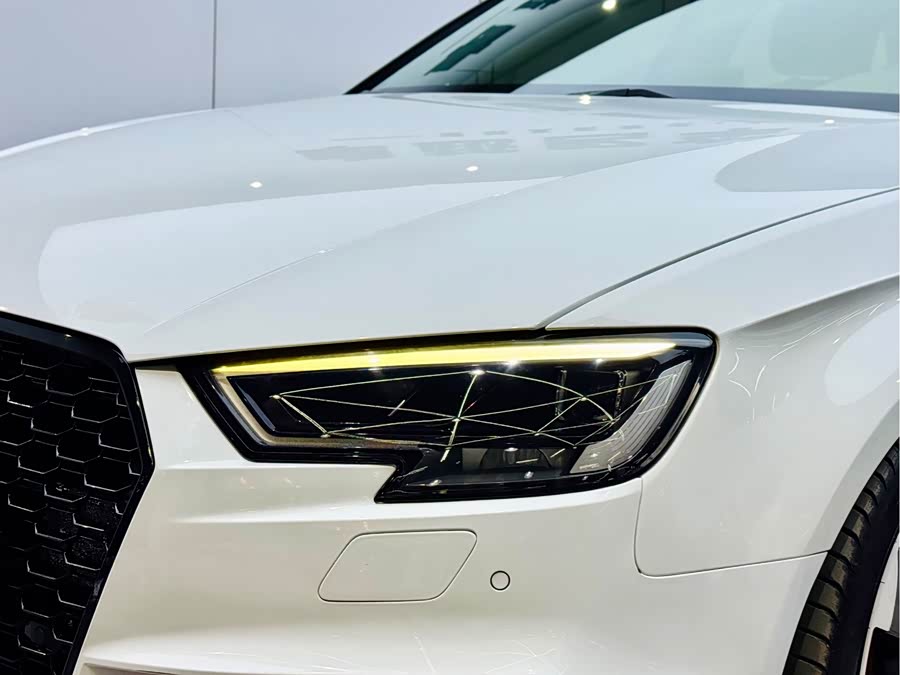 Audi A3 2019 car image #23