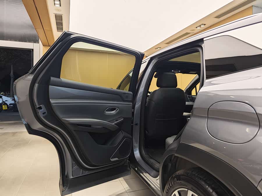 BYD SongL DM-i 2025 car image #23