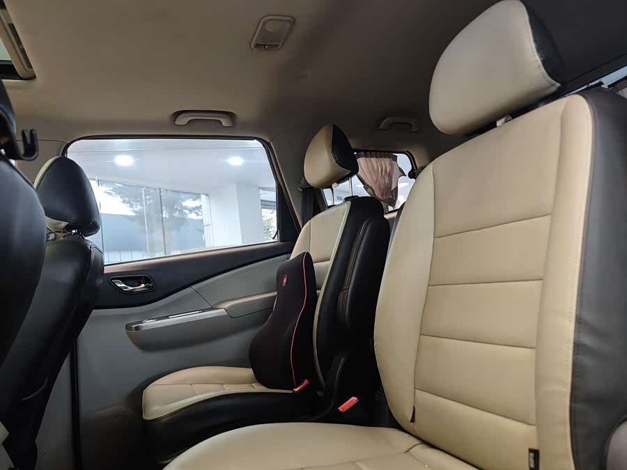 Forthing S500 2016 car image #23