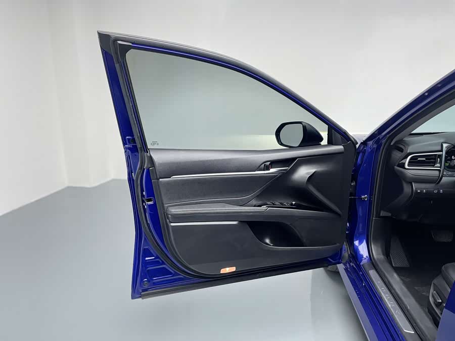 Toyota Camry 2023 immagine di auto #23