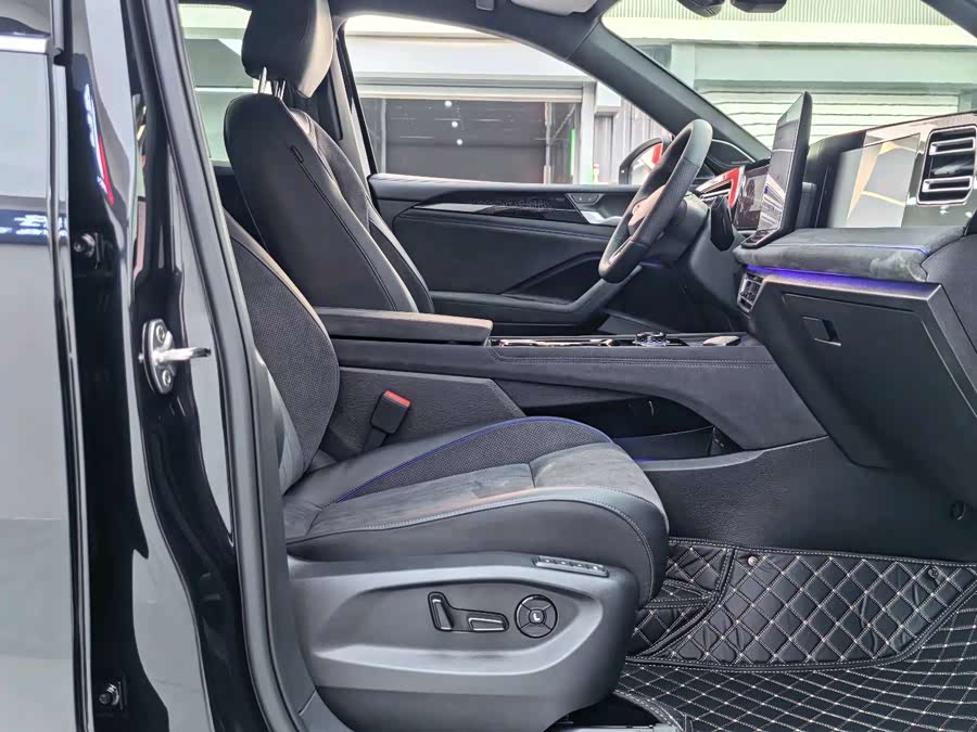 Volkswagen Tiguan L 2024 car image #23