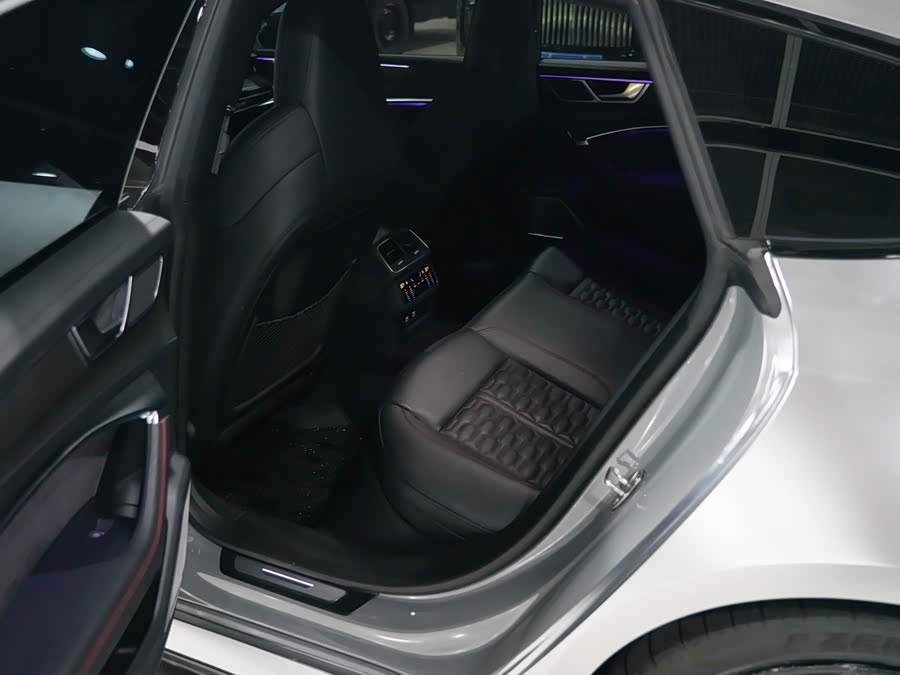 Audi RS 7 2021 car image #23