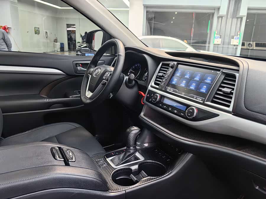 Toyota Highlander 2019 car image #23