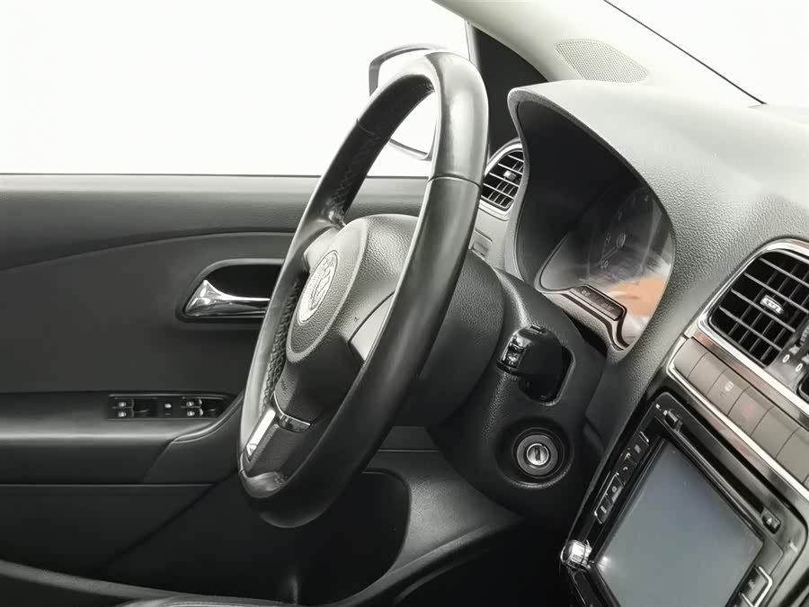 Volkswagen Polo 2013 immagine di auto #23