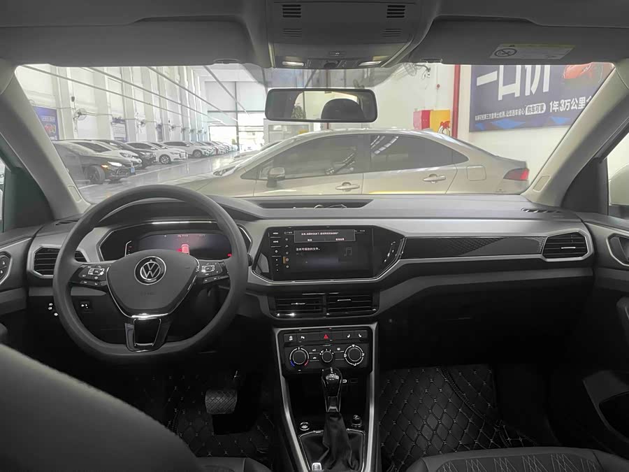 Volkswagen T-Cross 2022 car image #23