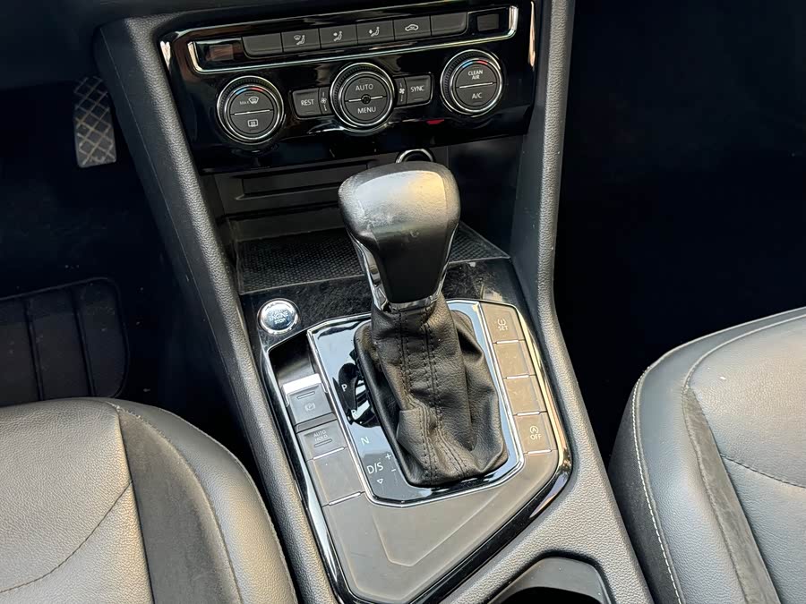 Volkswagen Tiguan L 2019 #23 Volkswagen Tiguan L 2019 car image #23