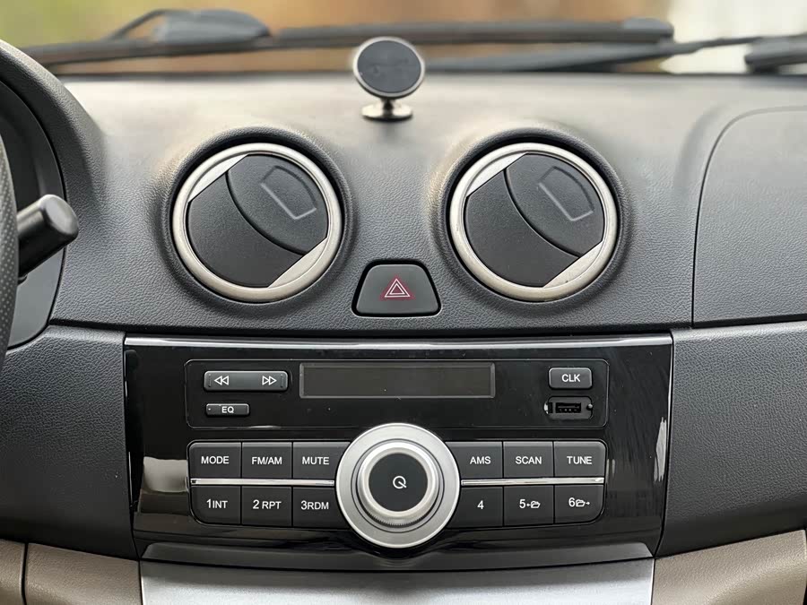 Changan Alsvin V3 2014 car image #23