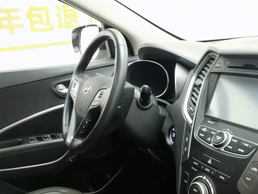 Hyundai Santa Fe 2014 car image #23