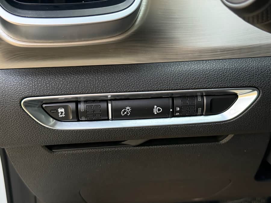 GEELY Coolray 2019 #23 GEELY Coolray 2019 car image #23