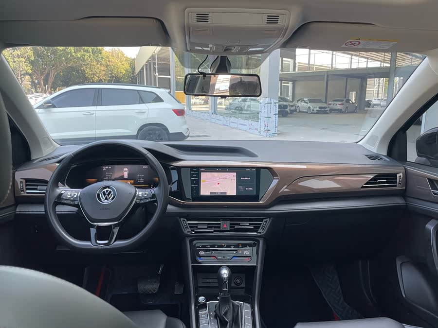 Volkswagen Tharu 2022 car image #23