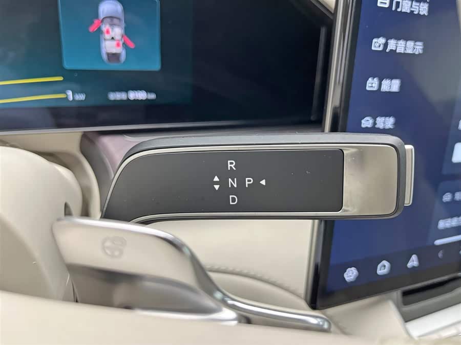 Denza Z9 2024 car image #23