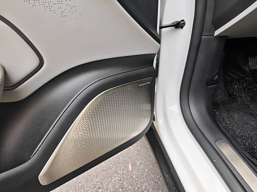 极氪 极氪007 2024 汽车图片 #23