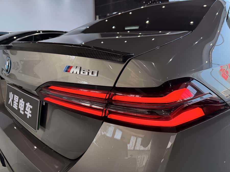 BMW i5 M60 2025 car image #23