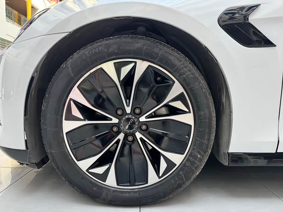 BYD Seal 2023 immagine di auto #23