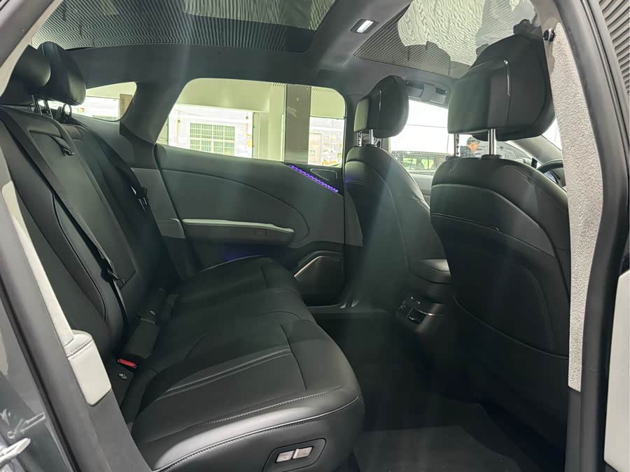 极氪 极氪007 2024 汽车图片 #23