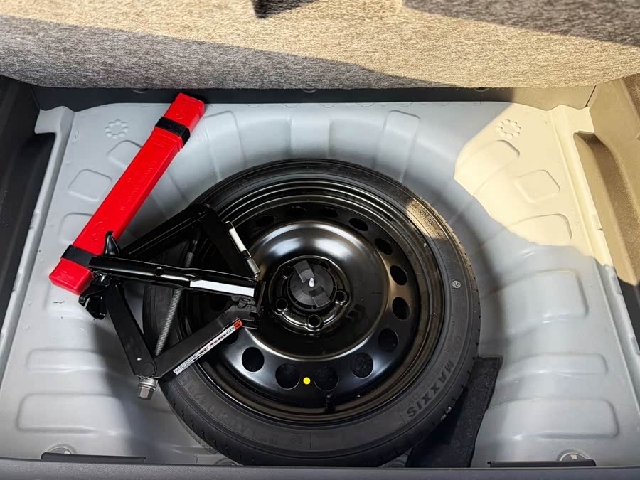 Chevrolet Tracker 2022 imagen de coche #23