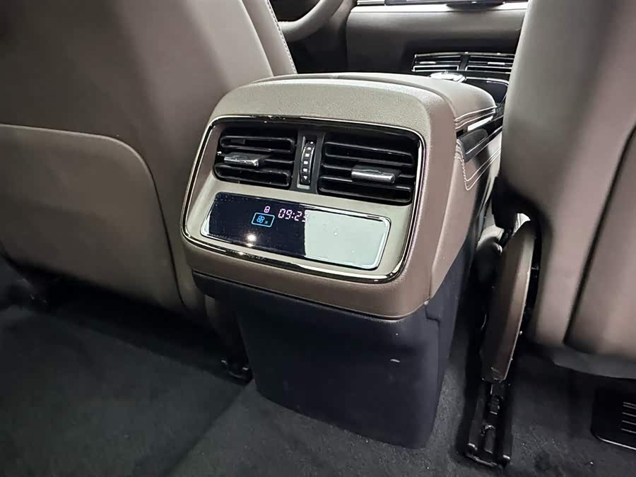 BYD Han 2025 car image #23