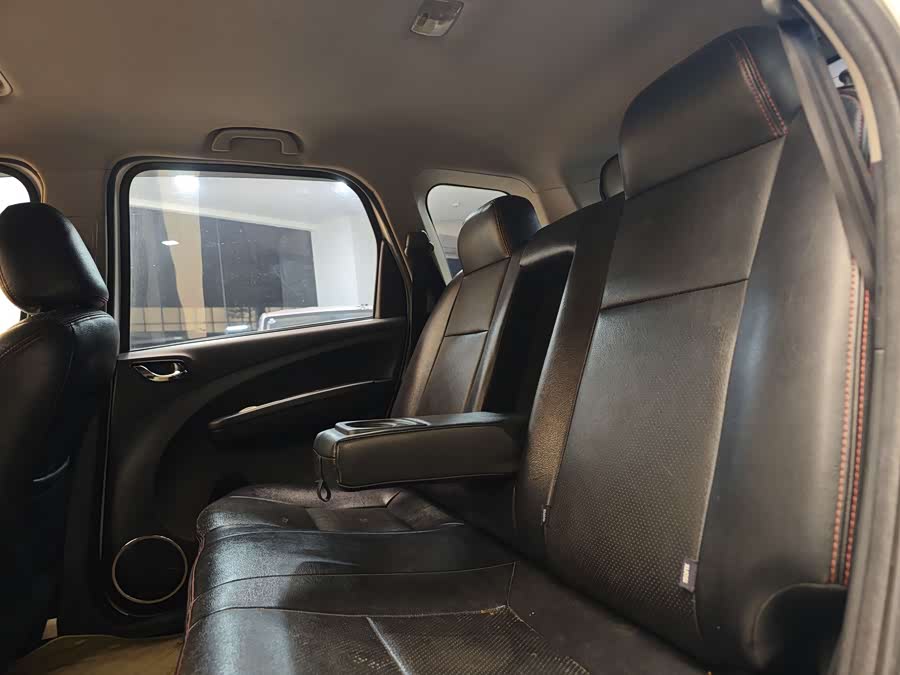 Forthing JOYEAR X5 2011 car image #23