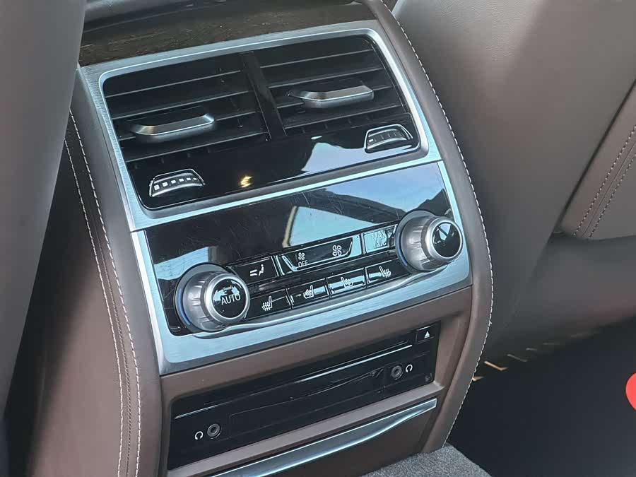 BMW 7 Series 2016 car image #23