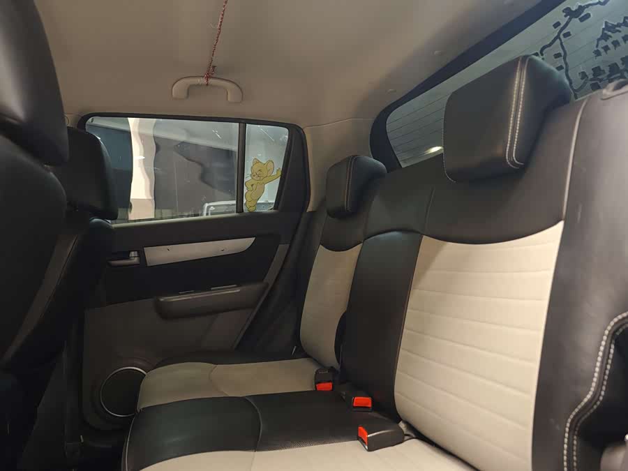 Suzuki Swift 2012 car image #23