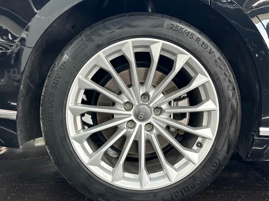 Audi A8 2019 imagem de carro #23