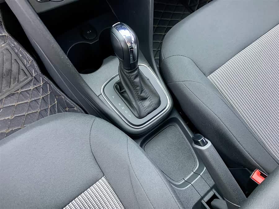 Volkswagen Polo 2019 immagine di auto #23