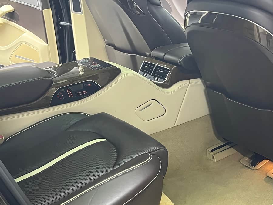 Audi A8 2013 imagen de coche #23