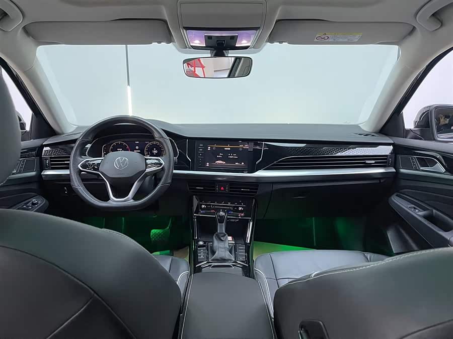 Volkswagen Passat 2023 car image #23