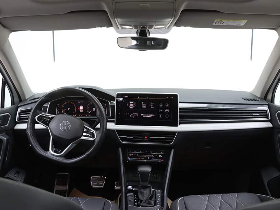 Volkswagen Tiguan L 2021 car image #23