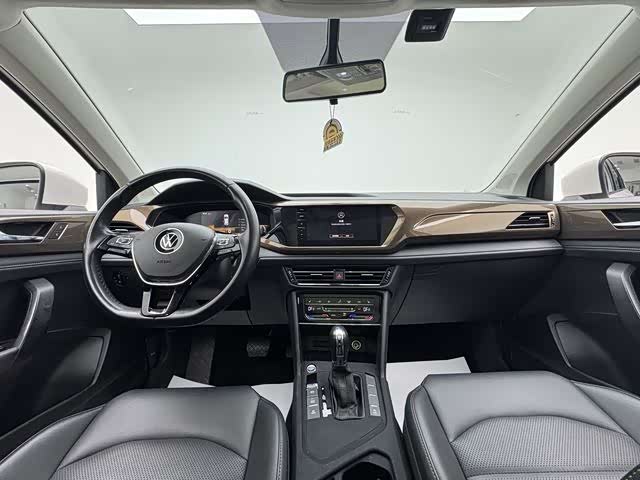 Volkswagen Tharu 2022 immagine di auto #23