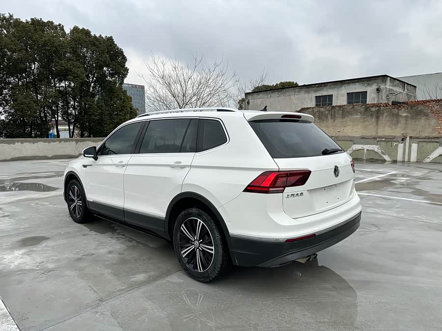 Volkswagen Tiguan L 2017 #23 Volkswagen Tiguan L 2017 car image #23