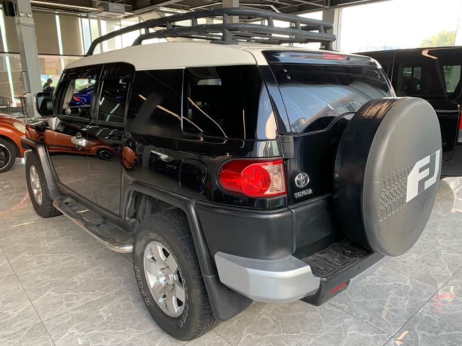 Toyota FJ Cruiser 2009 immagine di auto #23