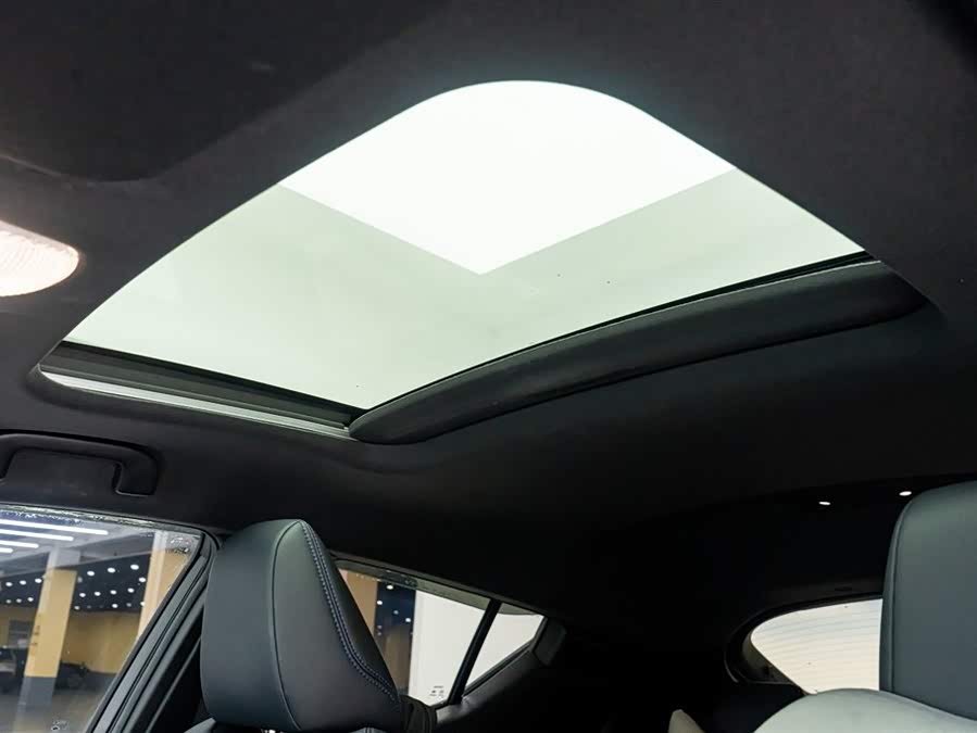 Toyota C-HR 2021 car image #23