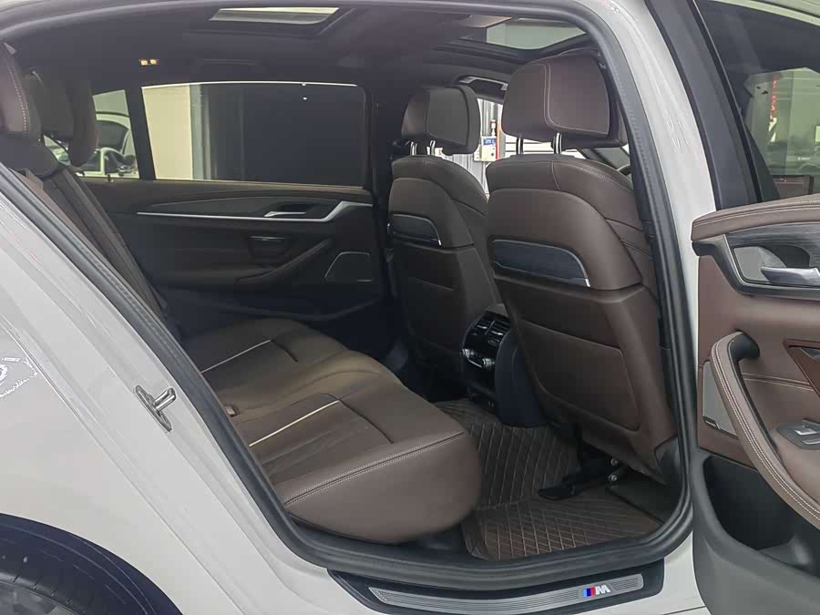 BMW 5 Series 2024 car image #23