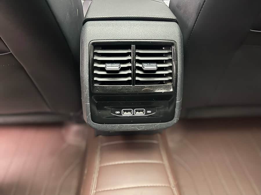 Volkswagen Sagitar 2023 car image #23