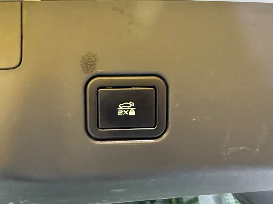 Changan UNI-V 2023 صورة سيارة #23