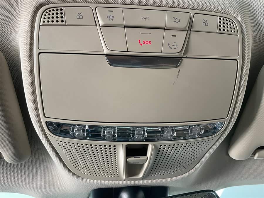 Mercedes-Benz E Class 2023 car image #23