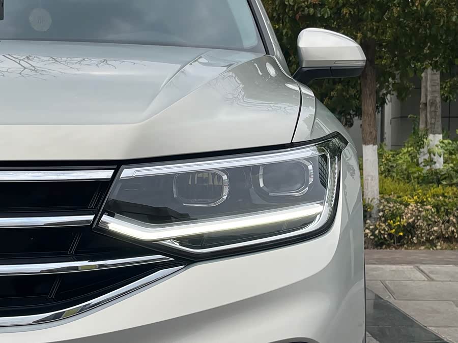 Volkswagen Tiguan L 2021 car image #23