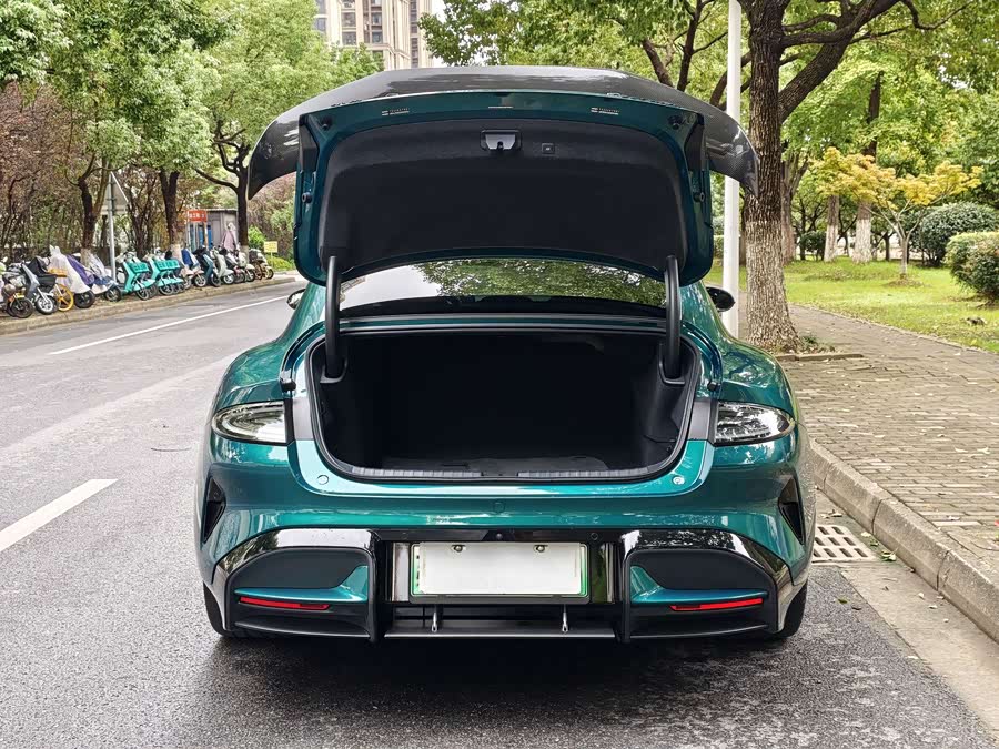 MI SU7 Ultra 2025 car image #23